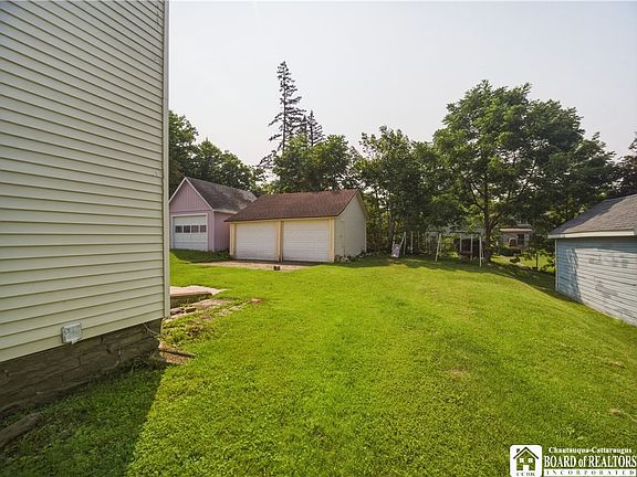 4th image of 18 Hess St