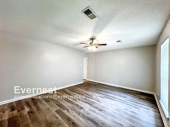 5th image of 5696 Laurie Dr
