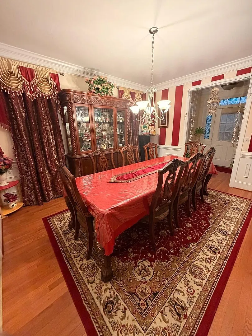 Spacious 5BR House in Cary — Photo 4
