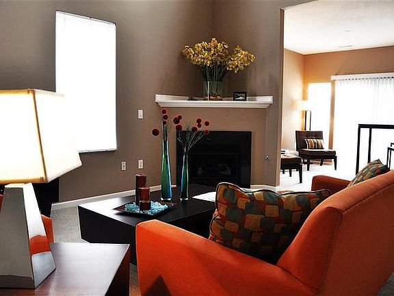 4th image of 2414 Aristocracy Cir