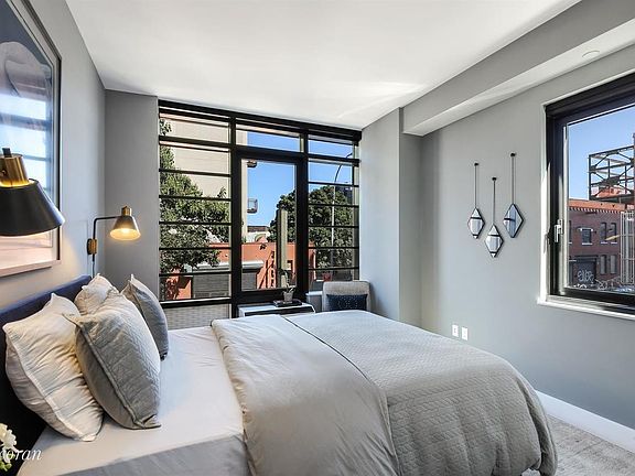 4th image of 500 Waverly Ave APT 2A