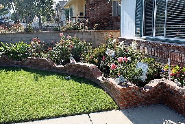 2nd image of 1146 W 18th St