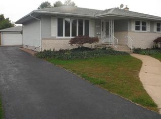 574 Evergreen Ln, Munster, IN 46321