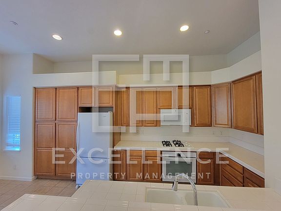 2nd image of 410 Tower Hill Ave
