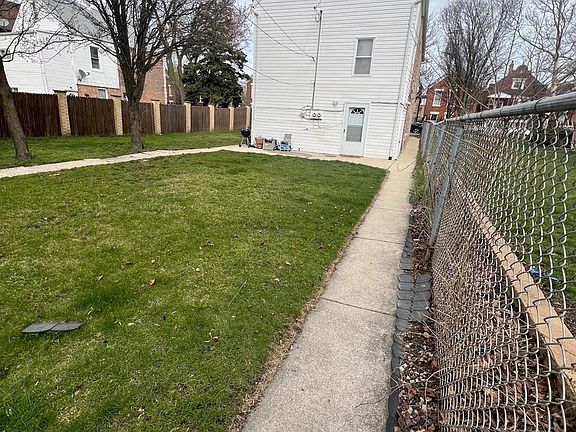 5th image of 3018 S Christiana Ave