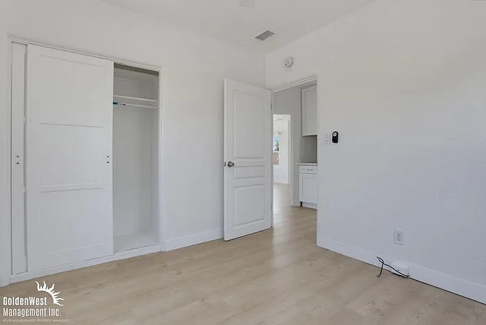 5738 Meade Ave — Photo 14