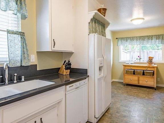 2nd image of 1131 Eden Ave
