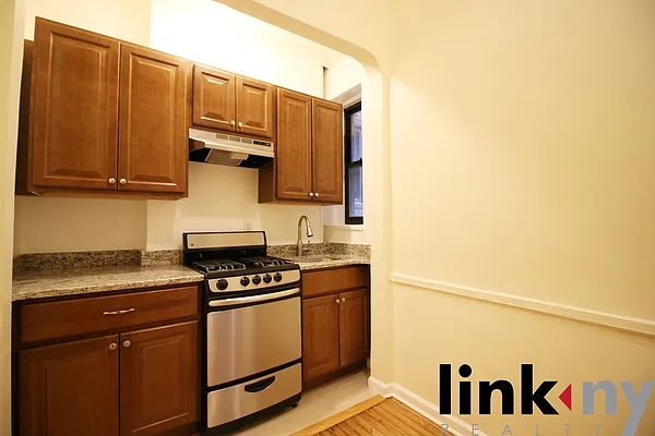 Rented by Link NY Realty | media 5