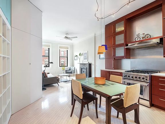 3rd image of 231 W 21st St APT 5B