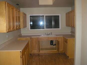 4th image of 2182 Broadmore Ave