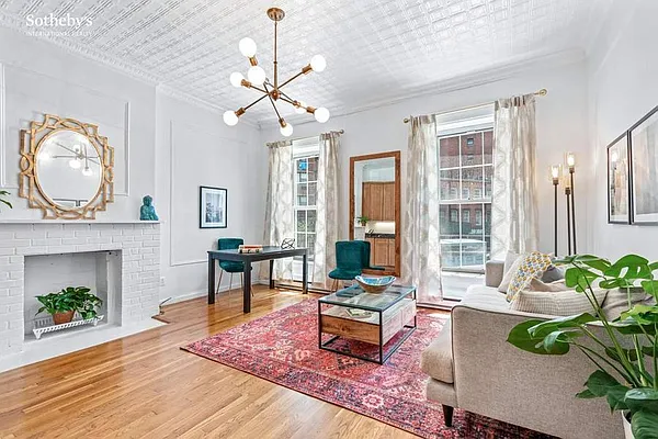 Rented by Sotheby's International Realty | media 11