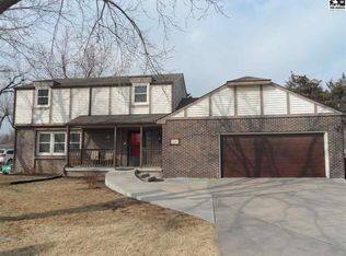 521 E Hill St, McPherson, KS 67460