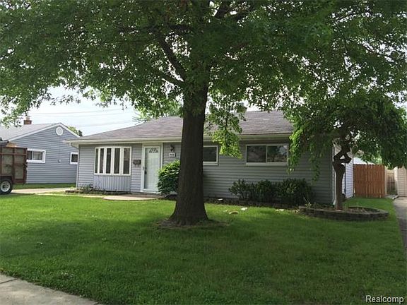 3rd image of 15232 Leland St