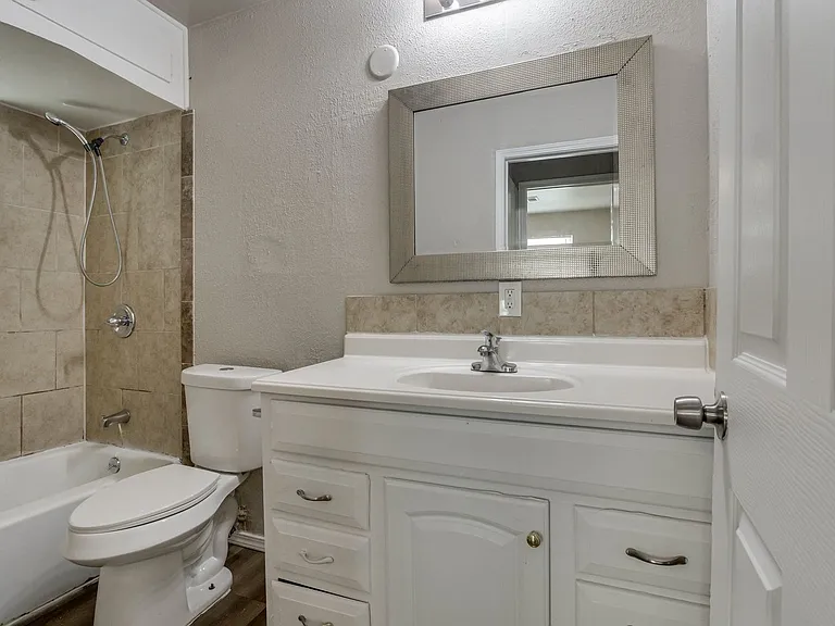 1005 SW 63rd St — Photo 46
