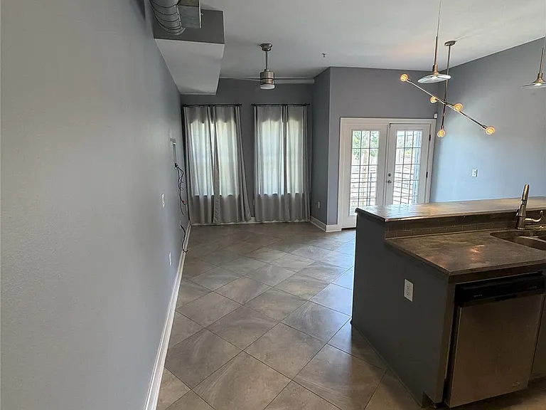 1011 Studemont St #101 — Photo 5