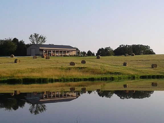 3rd image of 7993 Highway 47