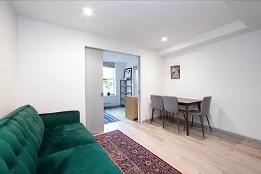 Rented by R New York