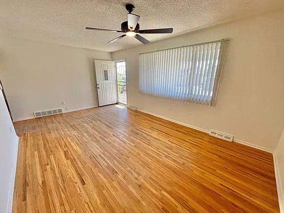 3rd image of 1427 Ember St