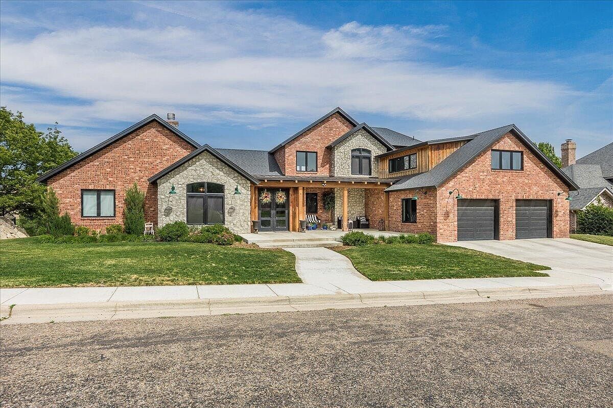 8 Cypress Point