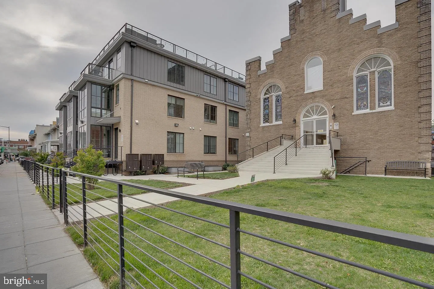 2 bed, 2.5 bath, 900 sqft, $3,400 — Photo 1