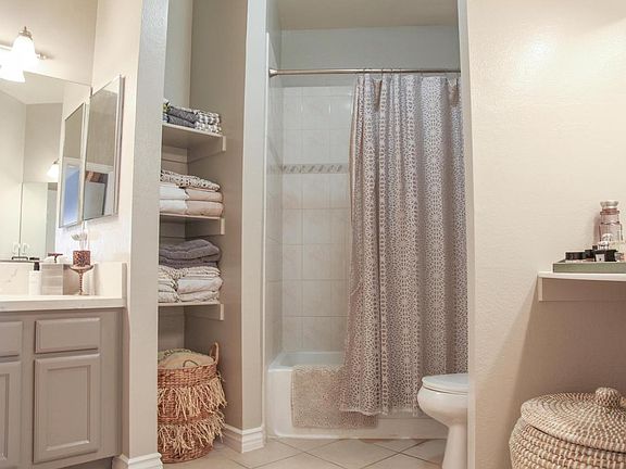 4th image of 501 E Del Mar Blvd APT 207