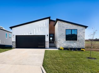 2605 W Goldfinch Dr, Ozark, MO 65721