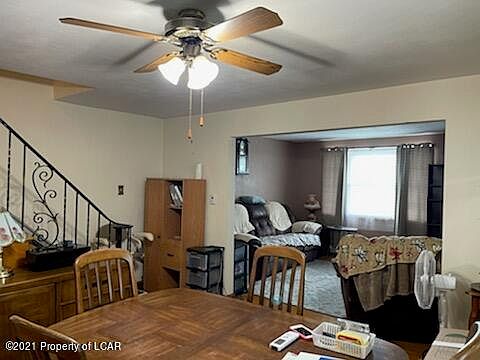 4th image of 144 E Grove St