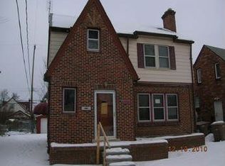 105 Mohawk Rd, Pontiac, MI 48341