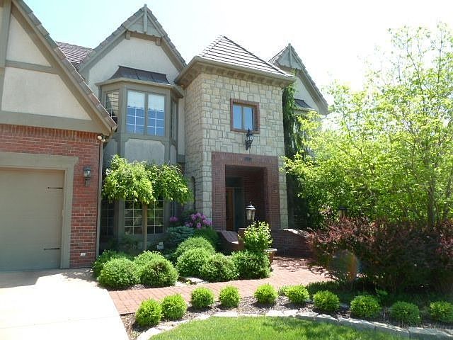 2nd image of 8013 Timbercrest Pl