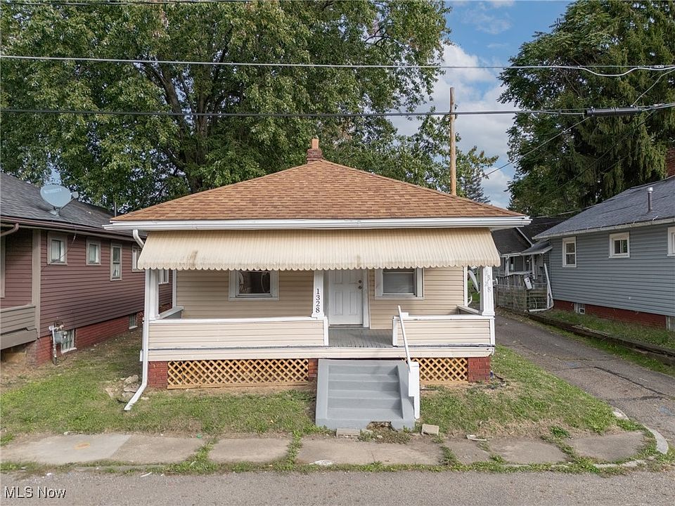 1st image of 1328 Struble Ave NE