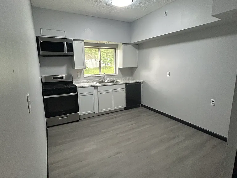 103 Jones St — Photo 9