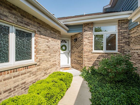2nd image of 17244 Lakebrook Dr