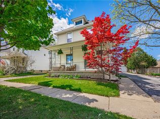 7 Woodlawn Ave, Lancaster, NY 14086