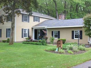 47 Canterbury Rd, Clifton Park, NY 12065