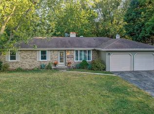 2823 Mackintosh Dr, Janesville, WI 53548