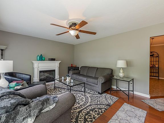 5th image of 104 Westwood Dr