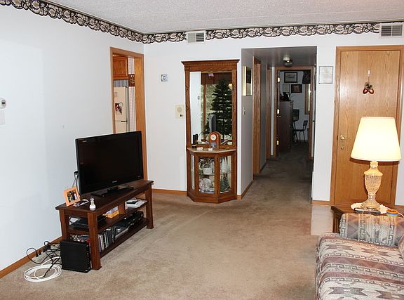 5th image of 5033 Circle Dr APT 104