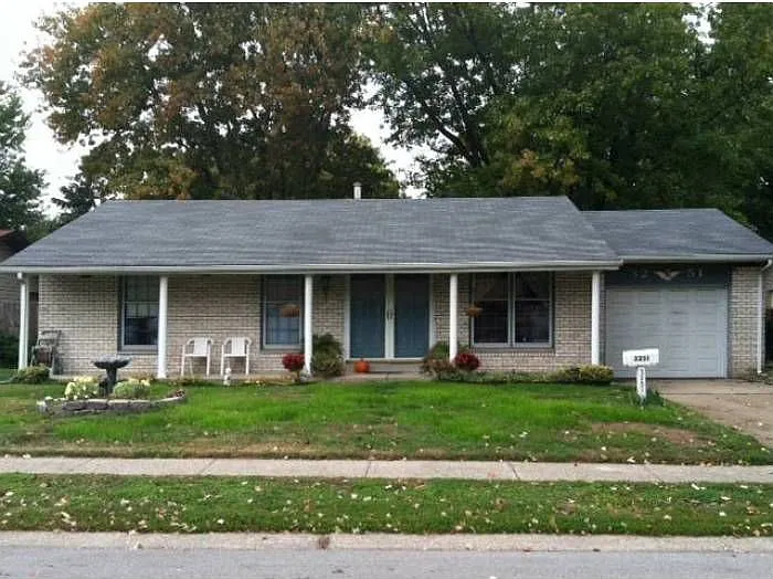 3251 Erin Dr photo 1
