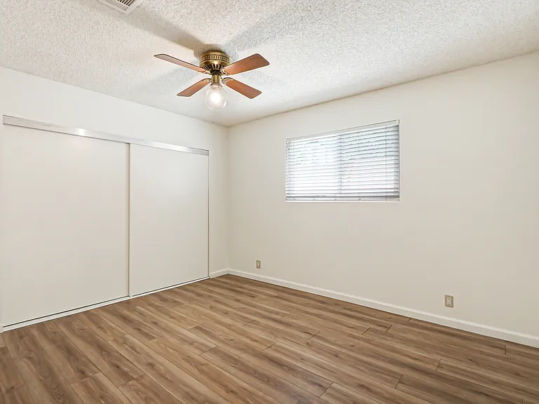 677 N Tulare Way — Photo 6