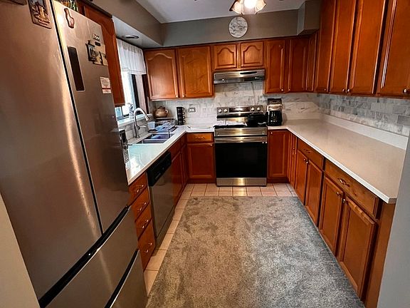 3rd image of 1915 W Granville Ave APT 302