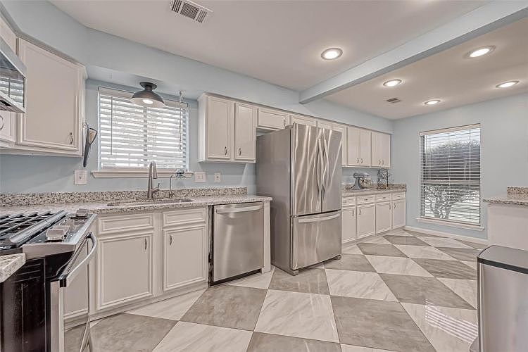1st image of 1702 Indian Wells Dr