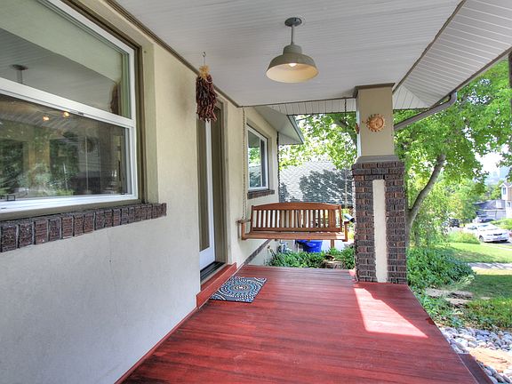 2nd image of 1160 E Sunnyside Ave