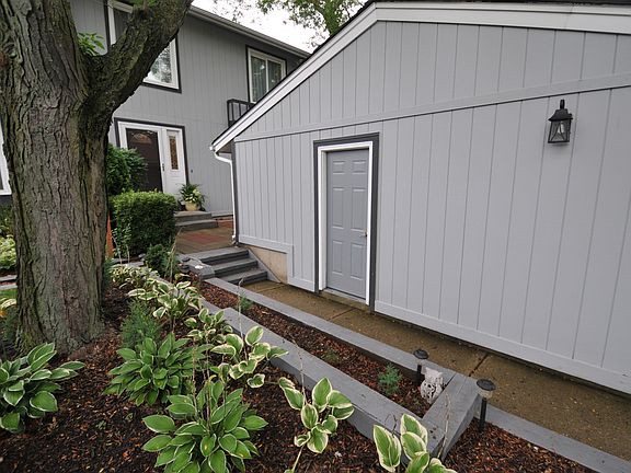 2nd image of 185 Acorn Ln