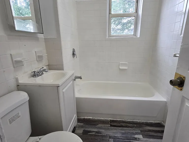 231 3rd St #2A — Photo 2