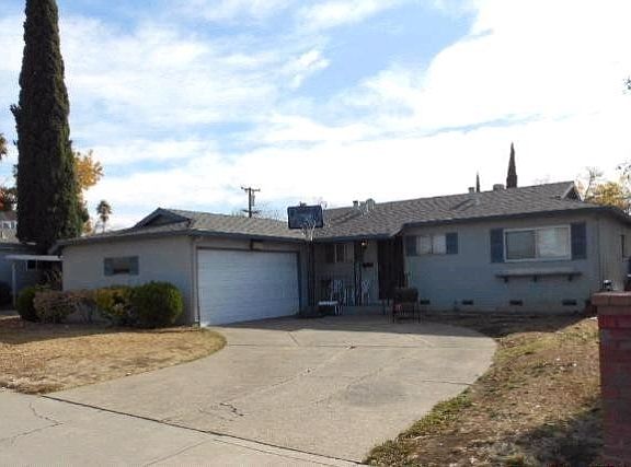 2nd image of 2412 E 8th St