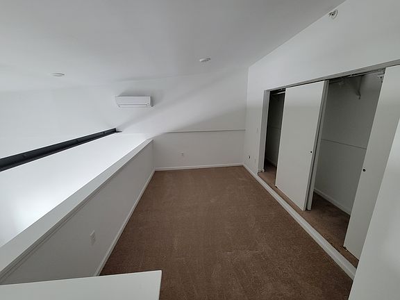 5th image of 2231 Bryn Mawr Ave #9