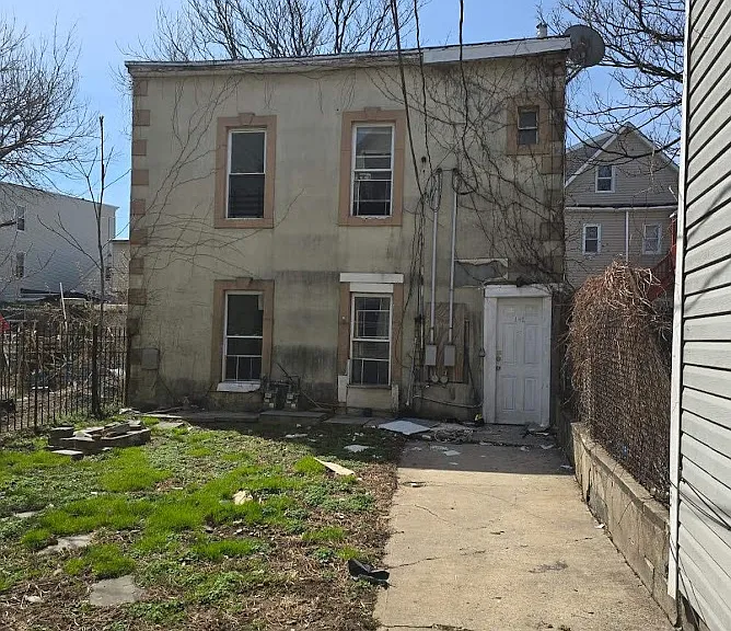 142 Inslee Pl #2R1 — Photo 3