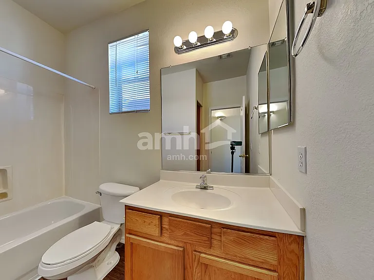 12363 W Jackson St — Photo 15