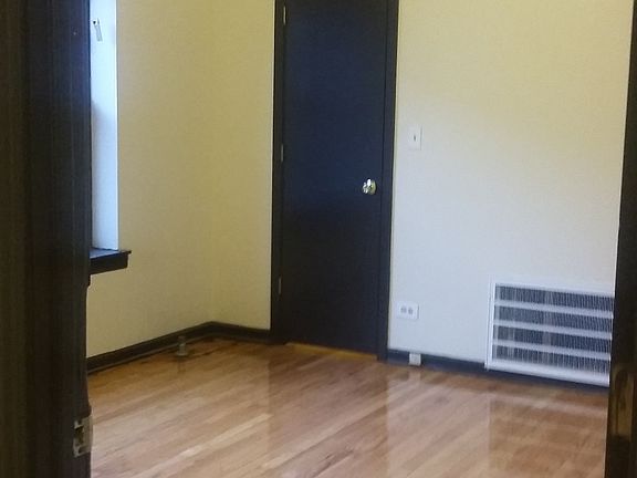 4th image of 8235 S Ingleside Ave APT 2E