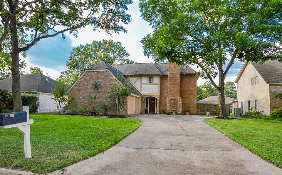 1st image of 10322 Summerhill Dr